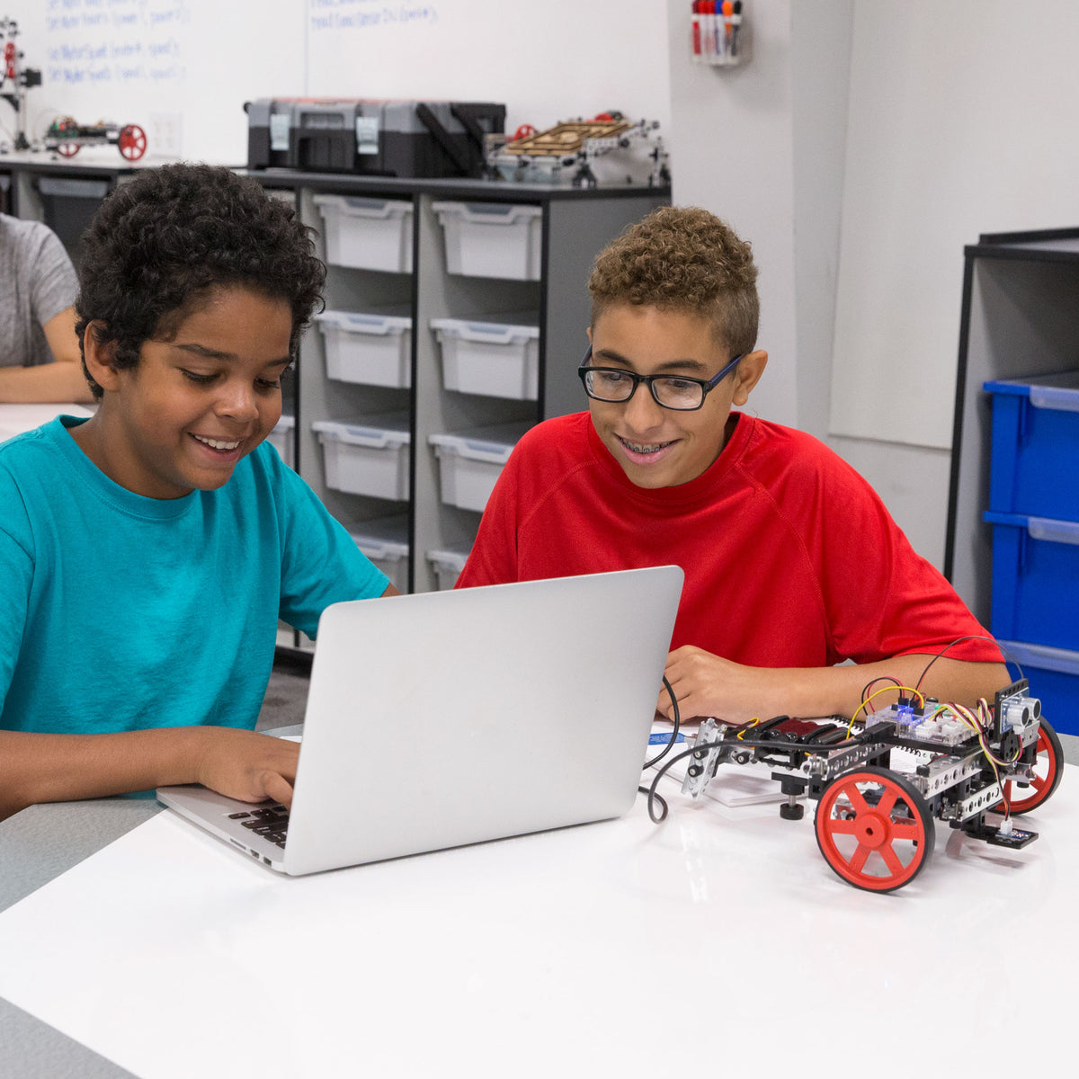 Build Classroom Robots With the TETRIX PRIME Programmable Set