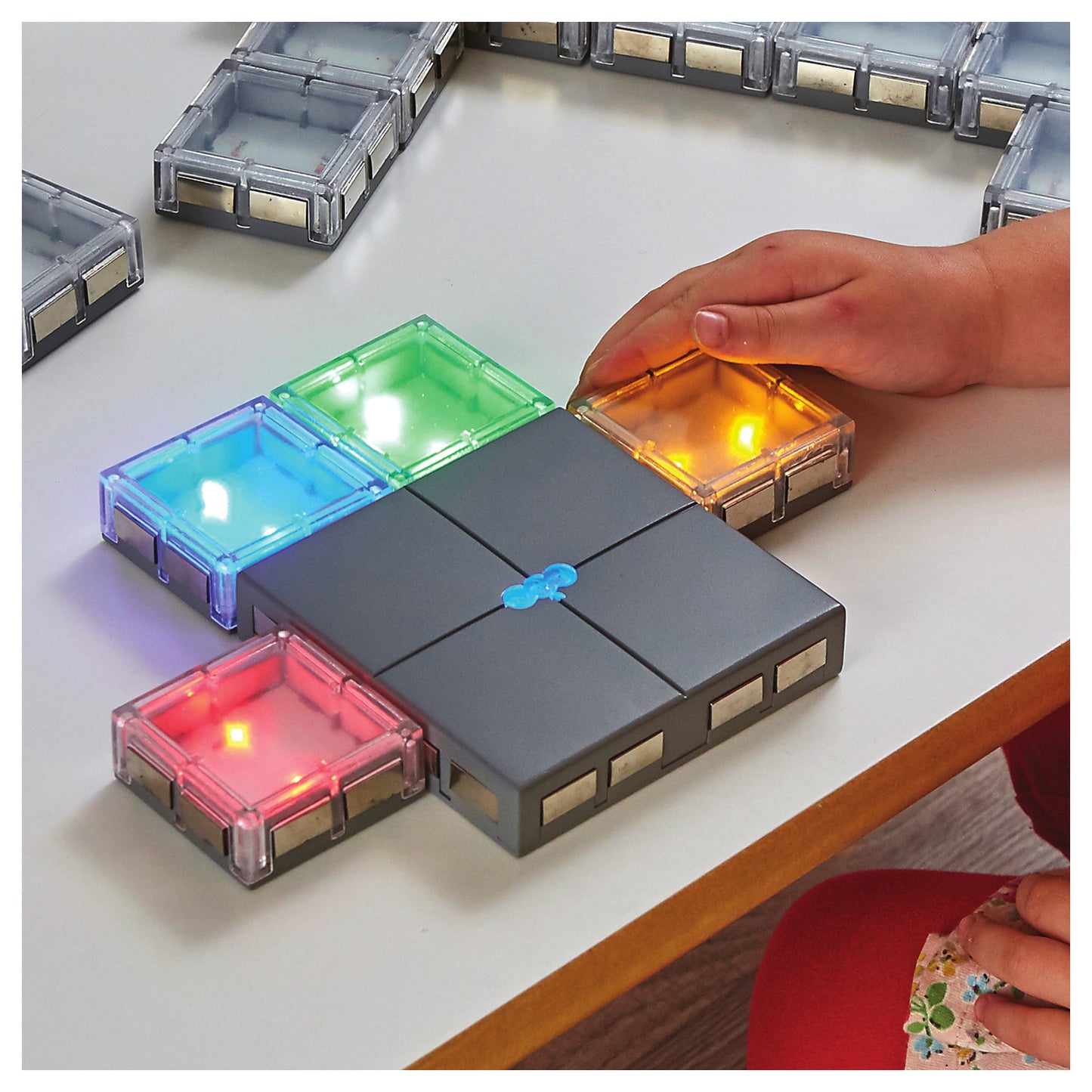 Connecting Glow Tiles